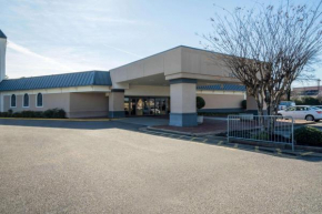 Отель Travelodge by Wyndham Memphis Airport/Graceland  Мемфис